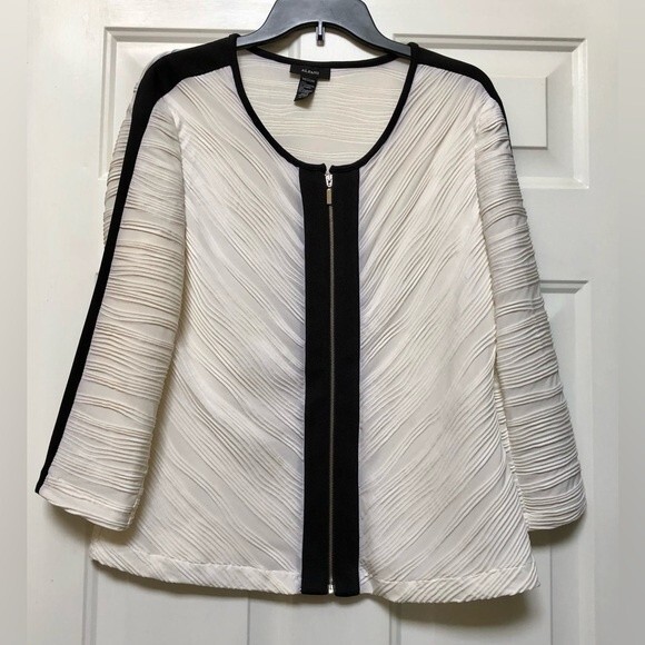 ALFANI IVORY/BLACK JACKET WOMEN'S SIZE M PLEATED FULL ZIPPER LIGHTWEIGHT - Picture 1 of 7